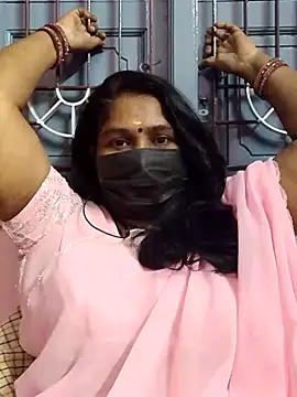 Snapshot of Tamil_Azhaghi25 chatting on December 2025 06:25:02 PM Tamil Azhaghi25 online show from December 2025 06:25:02 PM
