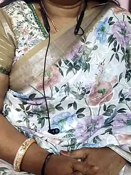 Snapshot of Tamil_Azhaghi25 chatting on February 2026 05:44:02 PM Tamil Azhaghi25 online show from February 2026 05:44:02 PM
