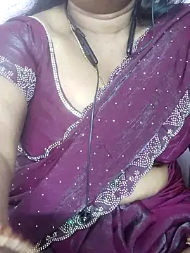 Snapshot of Tamil_Azhaghi25 chatting on February 2026 06:02:02 PM Tamil Azhaghi25 online show from February 2026 06:02:02 PM