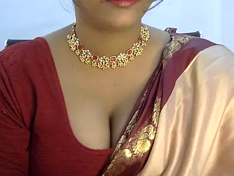Snapshot of Hott_Noor chatting on December 2025 06:03:02 PM Hott Noor online show from December 2025 06:03:02 PM