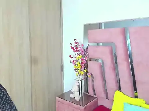 MaraKarly online show from November 2025 08:41:02 PM