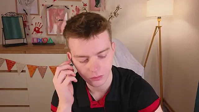 happy de1mos online show from October 2025 09:41:01 PM