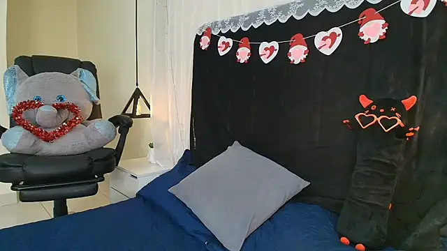 IvyBelle  online show from February 2026 12:13:02 PM