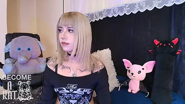 Snapshot of IvyBelle_ chatting on May 2026 11:20:01 AM IvyBelle online show from May 2026 11:20:01 AM