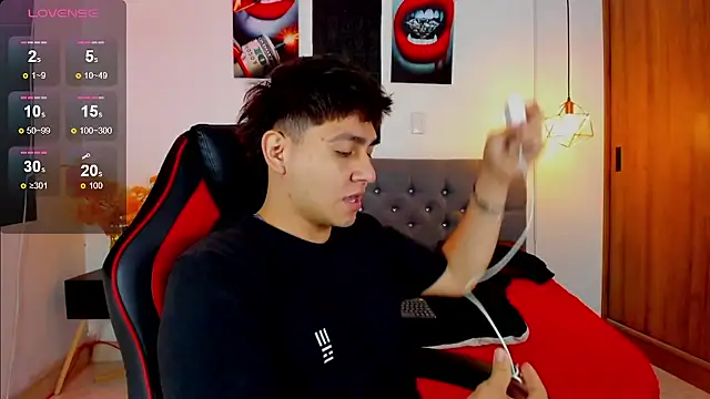 Nicolas James Sc online show from December 2025 01:49:02 PM