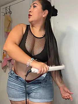 Snapshot of latina_curvy22 chatting on May 2026 07:41:02 PM latina curvy22 online show from May 2026 07:41:02 PM