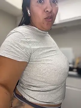 Snapshot of latina_curvy22 chatting on May 2026 06:35:02 PM latina curvy22 online show from May 2026 06:35:02 PM