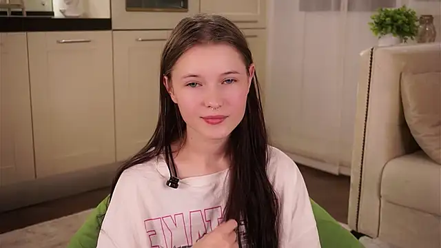 LynHillaire online show from September 2025 11:09:01 AM