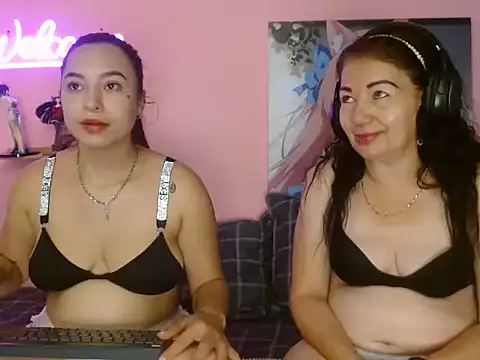 estefania 34 online show from October 2025 08:07:01 PM