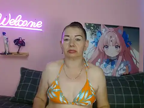 estefania 34 online show from October 2025 08:18:02 PM