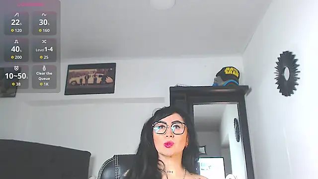 Snapshot of Vicky_hotmilf chatting on April 2026 10:32:01 AM Vicky hotmilf online show from April 2026 10:32:01 AM