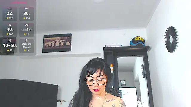 Snapshot of Vicky_hotmilf chatting on April 2026 11:15:02 AM Vicky hotmilf online show from April 2026 11:15:02 AM