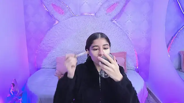 Gaby louse online show from April 2026 07:22:01 PM