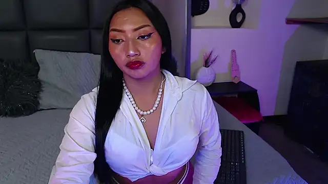 Snapshot of Isabella_Diamon chatting on September 2025 01:27:02 AM Isabella Diamon online show from September 2025 01:27:02 AM