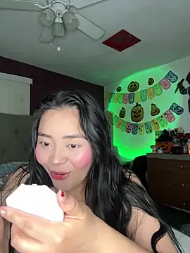 MyHoneyFrida online show from October 2025 03:40:02 AM