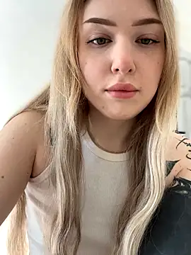 Snapshot of elliss_ chatting on September 2025 07:13:02 AM elliss  online show from September 2025 07:13:02 AM