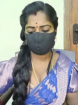 Snapshot of tamilammukuttyy chatting on June 2026 05:28:02 PM tamilammukuttyy online show from June 2026 05:28:02 PM