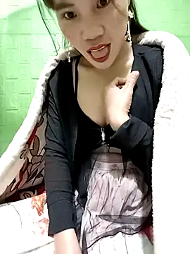 Snapshot of Tin_tanny chatting on November 2025 06:34:02 PM Tin tanny online show from November 2025 06:34:02 PM