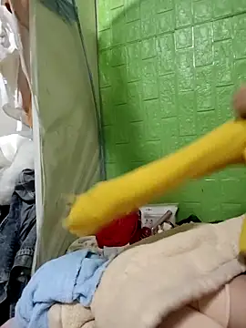 Snapshot of Tin_tanny chatting on November 2025 08:29:02 PM Tin tanny online show from November 2025 08:29:02 PM