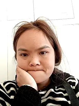 xinhxinhcute online show from November 2025 03:52:01 AM