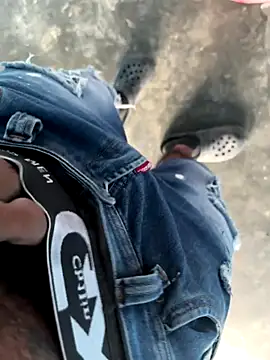 FromVnz online show from September 2025 12:27:02 PM