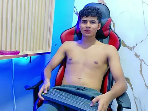 LukasJonssS online show from October 2025 07:11:02 PM