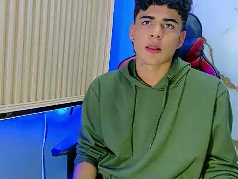 LukasJonssS online show from October 2025 07:48:02 PM