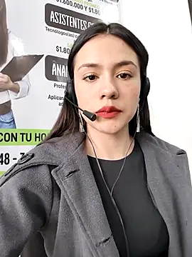 CHARLOTTE  05 online show from November 2025 01:33:02 PM