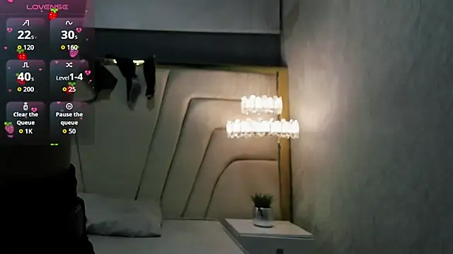 HunterHeat  online show from October 2025 12:01:02 PM