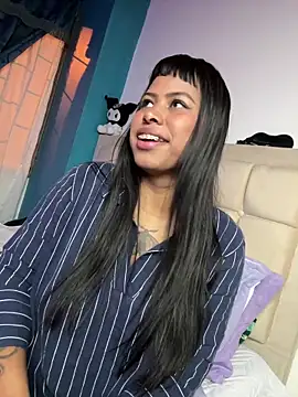 Snapshot of Michluxe_69 chatting on February 2026 02:54:02 AM Michluxe 69 online show from February 2026 02:54:02 AM