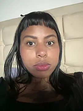 Snapshot of Michluxe_69 chatting on February 2026 03:11:02 AM Michluxe 69 online show from February 2026 03:11:02 AM