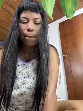 Snapshot of Michluxe_69 chatting on February 2026 01:34:02 AM Michluxe 69 online show from February 2026 01:34:02 AM