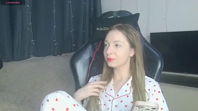 BabbbyFoxxx online show from March 2026 07:08:01 PM