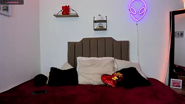 Elisabeth swan online show from September 2025 12:06:01 PM