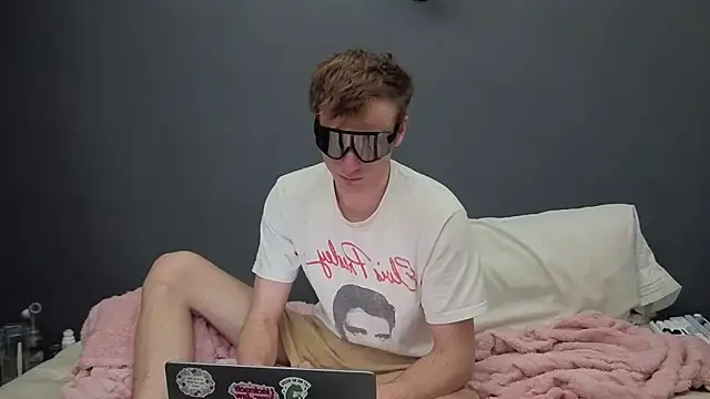 Snapshot of maskedboy1 chatting on May 2026 11:18:02 AM maskedboy1 online show from May 2026 11:18:02 AM