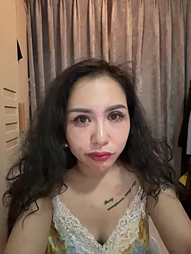 Snapshot of Susu-Asia chatting on September 2025 12:28:02 PM Susu-Asia online show from September 2025 12:28:02 PM