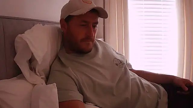 Snapshot of Londonlad818 chatting on September 2025 12:38:02 PM Londonlad818 online show from September 2025 12:38:02 PM