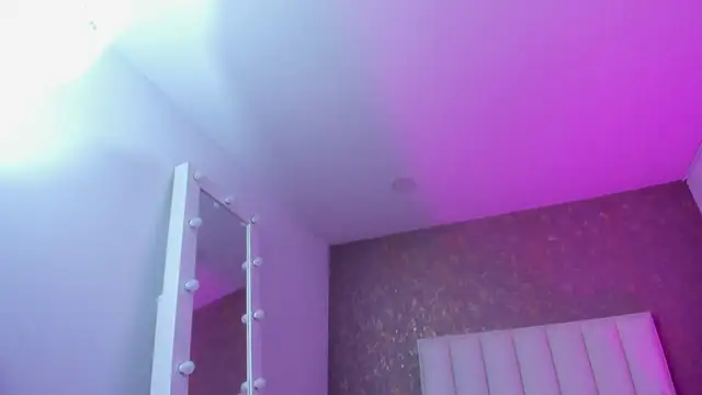 KaylieBrooks online show from December 2025 07:08:02 PM