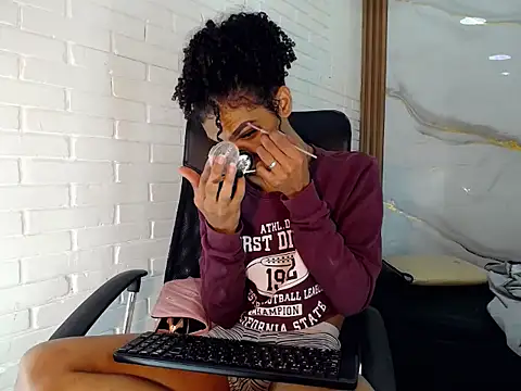 Snapshot of Penelopee_Rouse chatting on September 2025 08:01:02 PM Penelopee Rouse online show from September 2025 08:01:02 PM