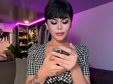 Snapshot of erotictsmonica chatting on May 2026 02:41:01 AM erotictsmonica online show from May 2026 02:41:01 AM