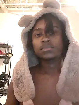 Snapshot of DarkSkinStroker chatting on October 2025 05:17:02 AM DarkSkinStroker online show from October 2025 05:17:02 AM