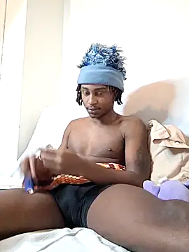 Snapshot of DarkSkinStroker chatting on February 2026 09:44:01 PM DarkSkinStroker online show from February 2026 09:44:01 PM