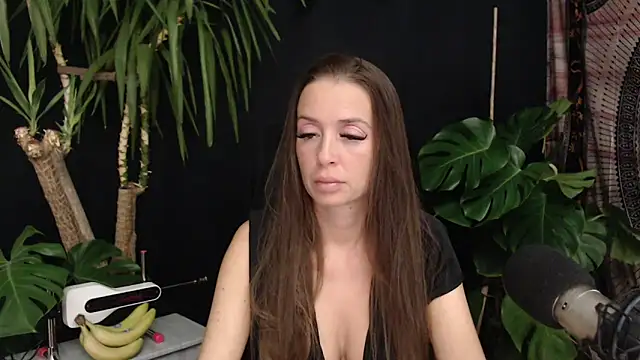 lola skyxh online show from November 2025 09:57:01 PM