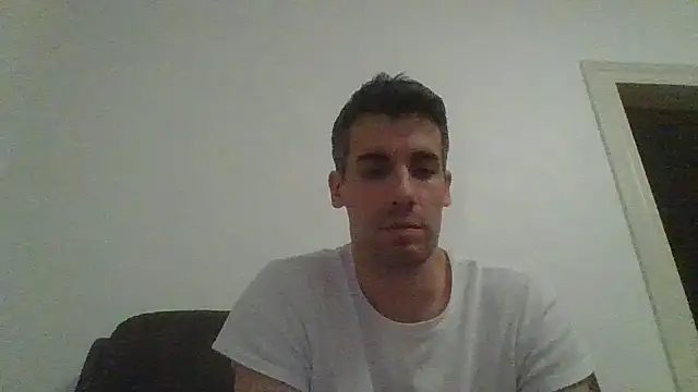 Snapshot of JulioIsHere4you chatting on September 2025 12:21:02 AM JulioIsHere4you online show from September 2025 12:21:02 AM