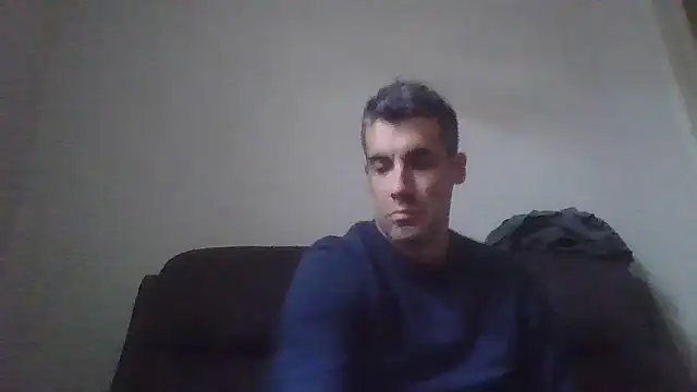 JulioIsHere4you online show from December 2025 12:45:01 PM