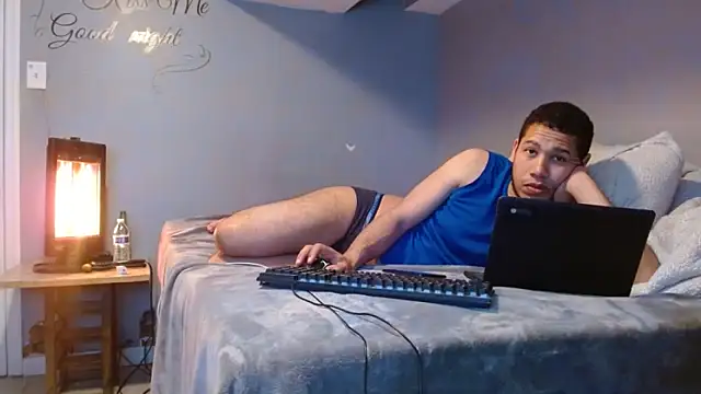 Snapshot of skiner222asd chatting on April 2026 04:51:01 AM skiner222asd online show from April 2026 04:51:01 AM