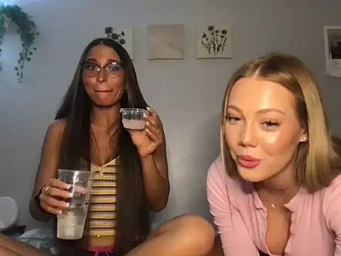MichelleXClarice online show from October 2025 02:33:01 AM