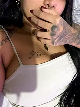 Snapshot of danilyns chatting on October 2025 03:15:02 AM danilyns online show from October 2025 03:15:02 AM