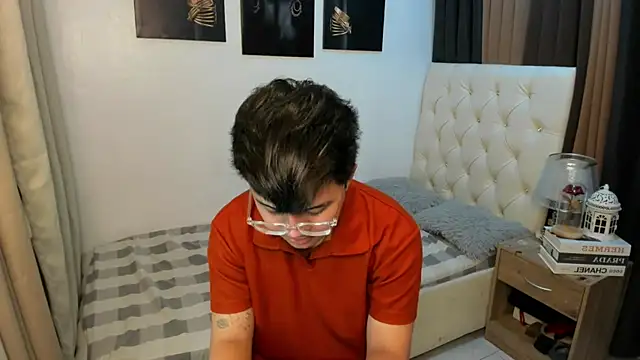 KentAivan online show from October 2025 04:53:02 PM