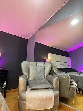 Samantha Milf   online show from March 2026 01:00:01 PM